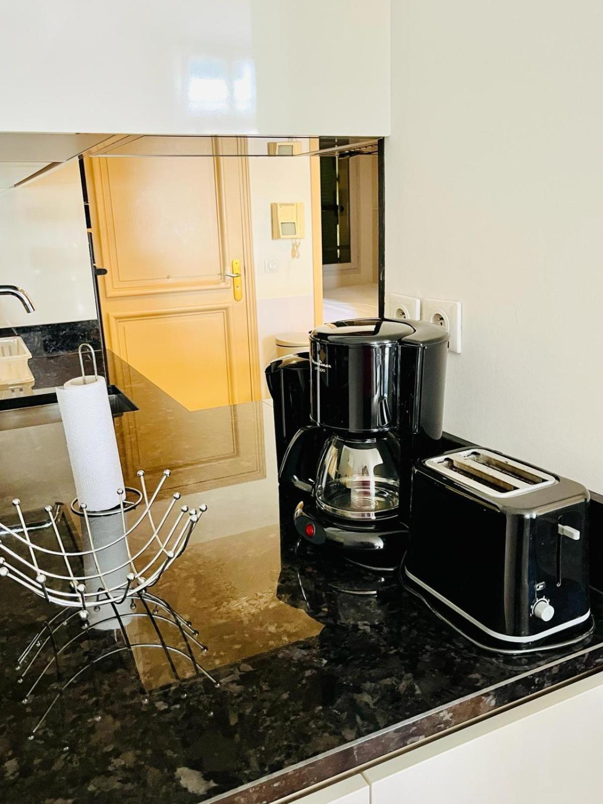 칸느 Golden Triangle 2Br/2Ba 아파트 외부 사진