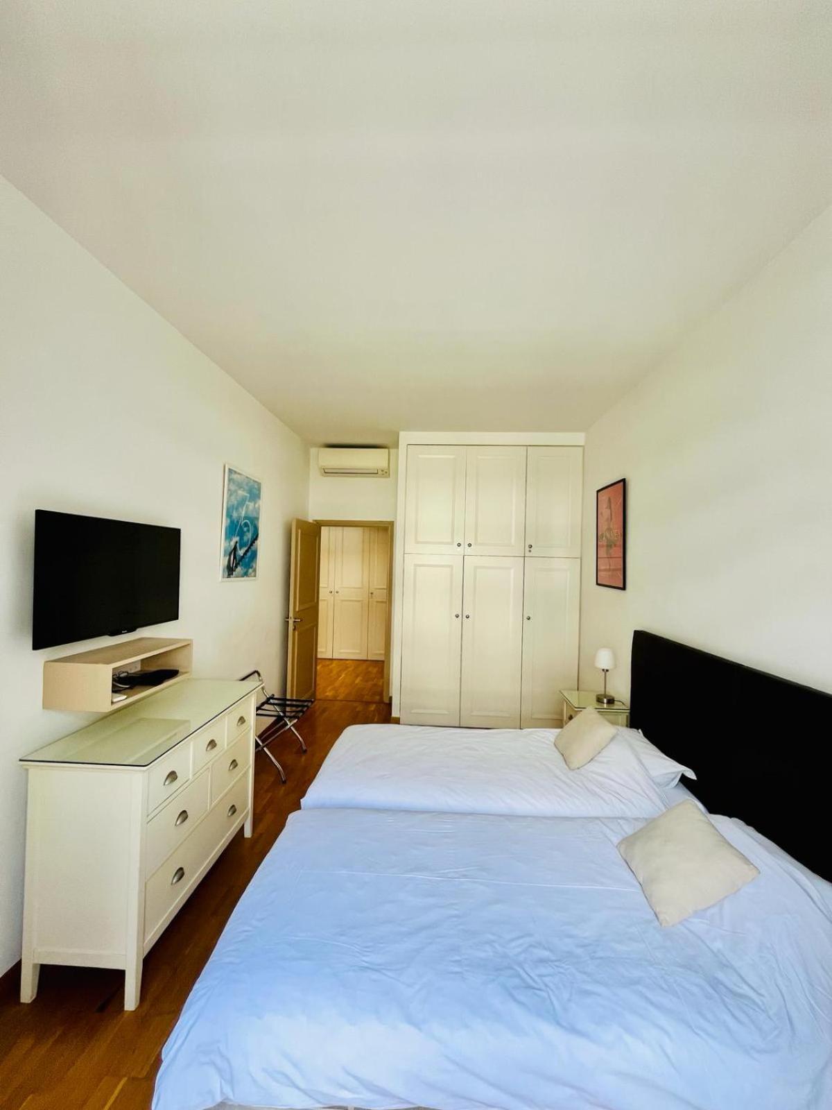 칸느 Golden Triangle 2Br/2Ba 아파트 외부 사진