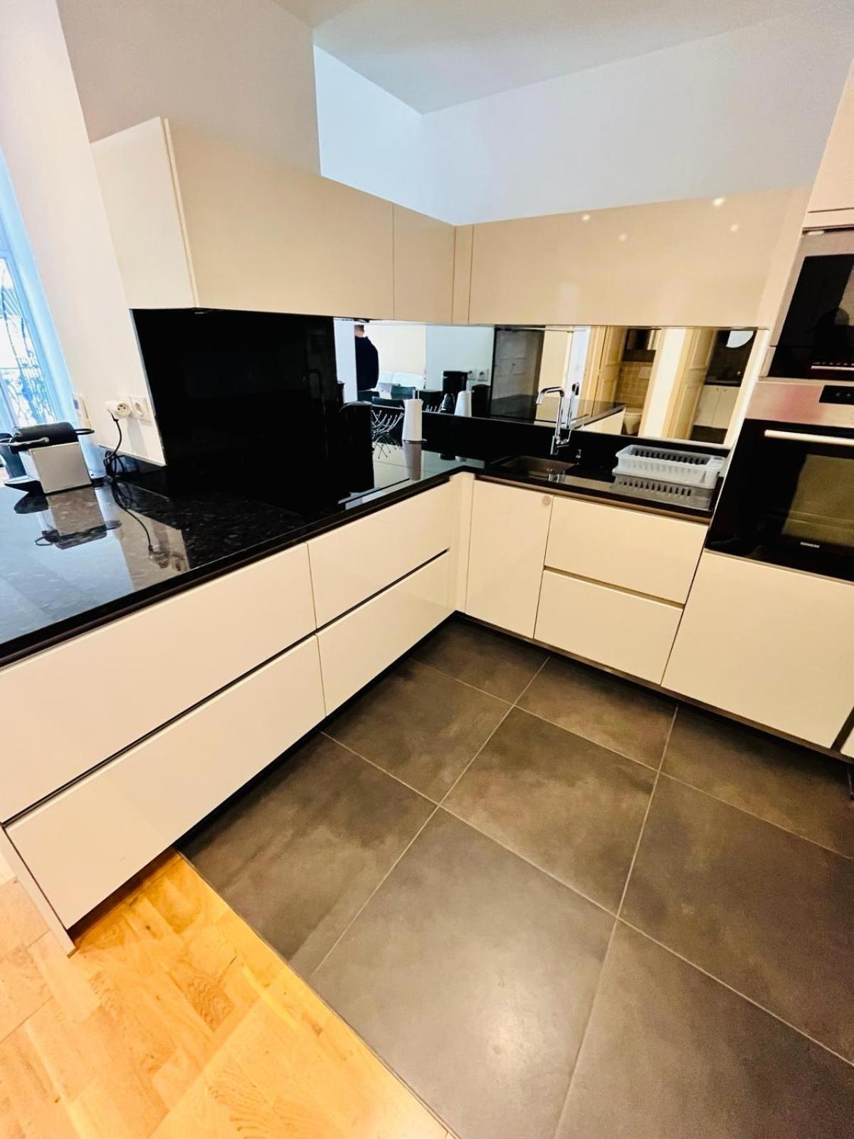칸느 Golden Triangle 2Br/2Ba 아파트 외부 사진