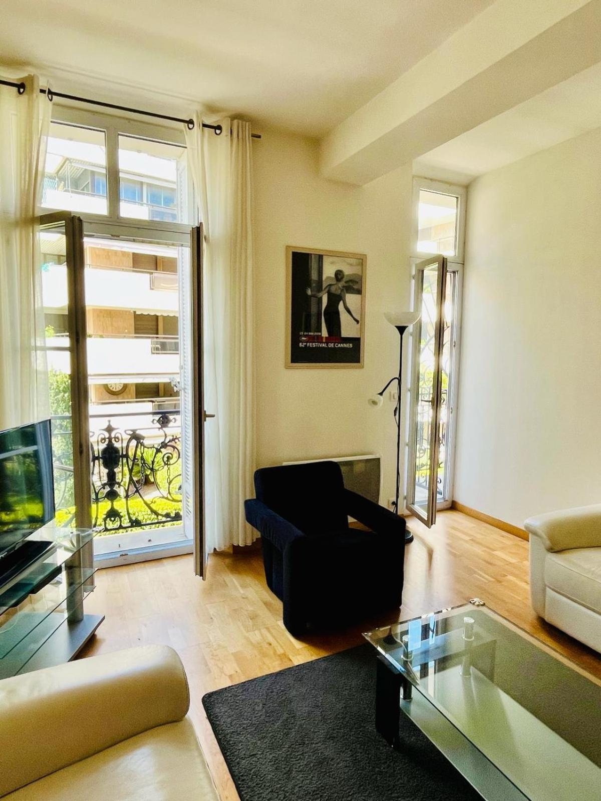 칸느 Golden Triangle 2Br/2Ba 아파트 외부 사진